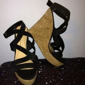 Cute comfy black/beige wedges