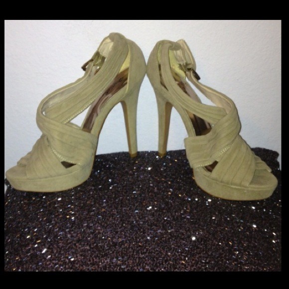 Sexy suede heels - Picture 1 of 3