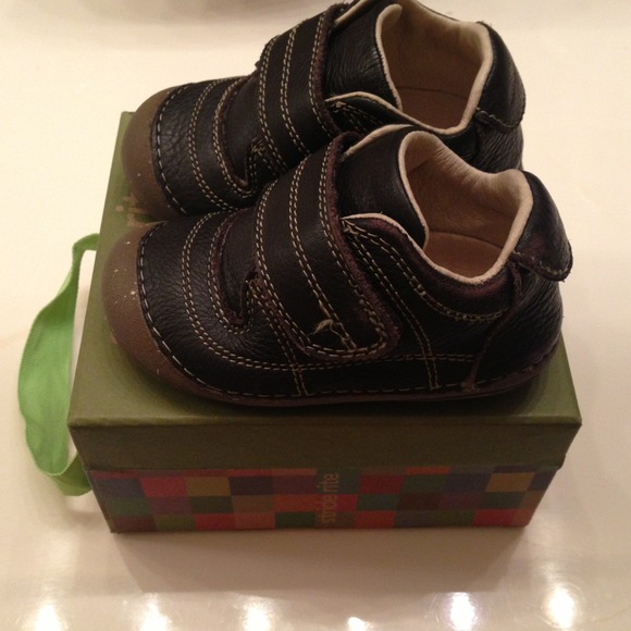 Baby boy chocolate brown leather shoes. 5W - Picture 2 of 4