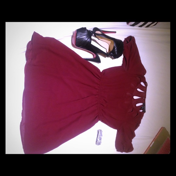 Burgundy summer trend dress