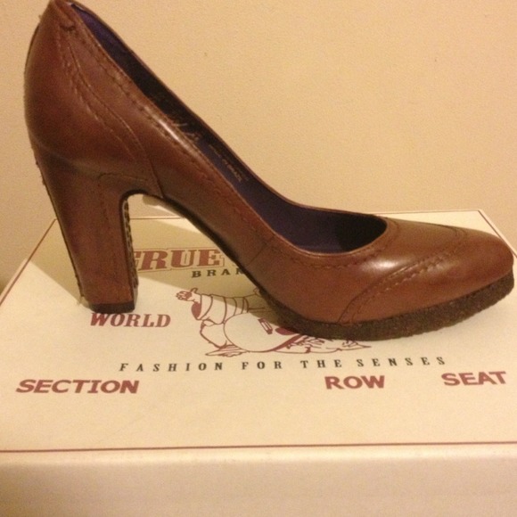 True Religion - size 7 1/2