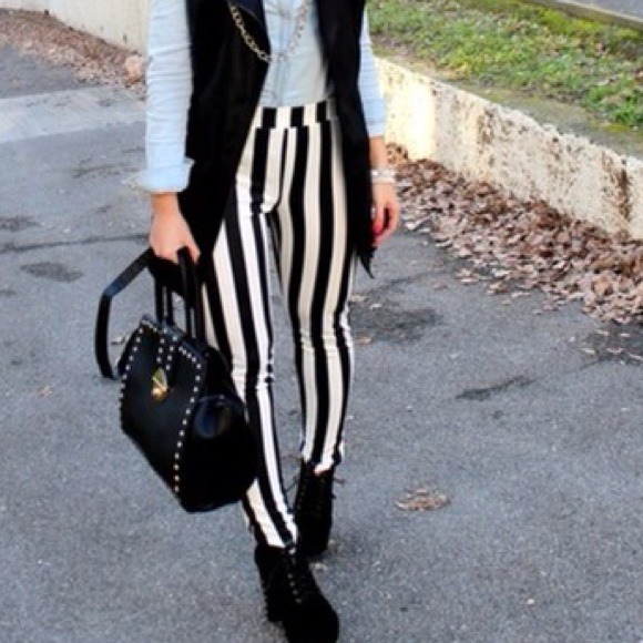 ✋BUNDLED✋ - Picture 2 of 4