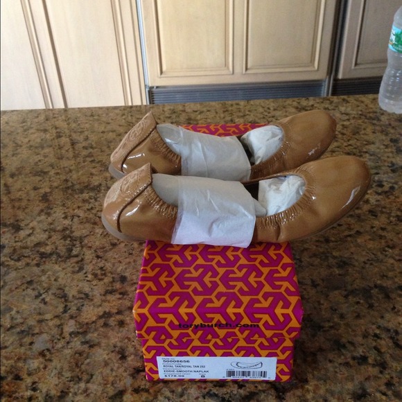 Brand new never worn  Tory Burch Tan Eddie Flats