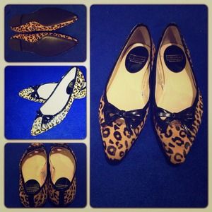 Brand new flat (size6) , real cow fur