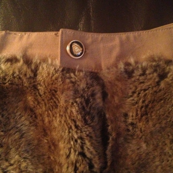 Shorts - Picture 2 of 4