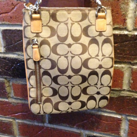 ⬇REDUCED⬇Coach Signature Swingback - Picture 2 of 4