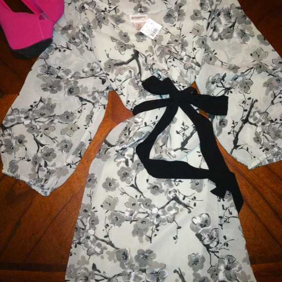 Motherhood floral print tunic size Small NWT