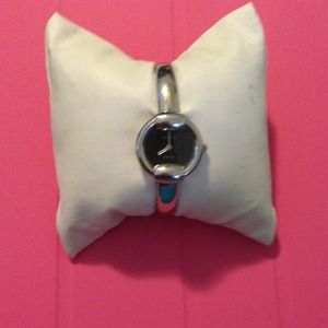 Gucci 1400 L Bangle Bracelet Watch