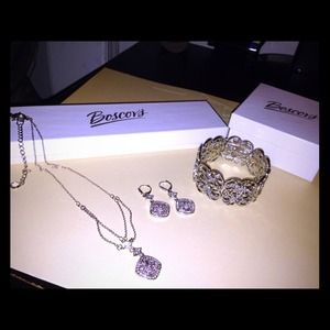 Beautiful set of Bridal Jewlery