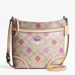 Coach Peyton Signature Clover bag F22222