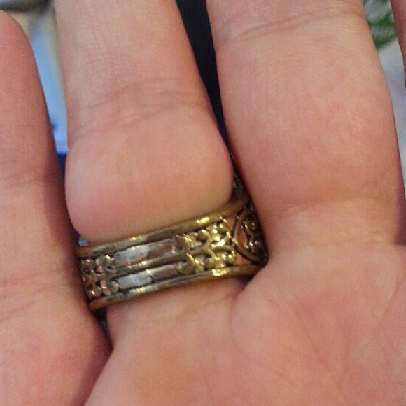 Amazing ring - Picture 2 of 3