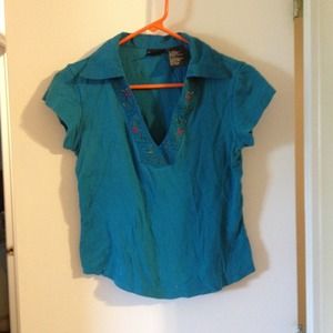 Detailed collard shirt!! Beautiful color.