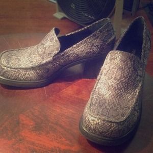 snakeskin, thick heel shoes