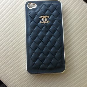 SOLD 🎀🎀🎀🎀Chanel 4/4s Case