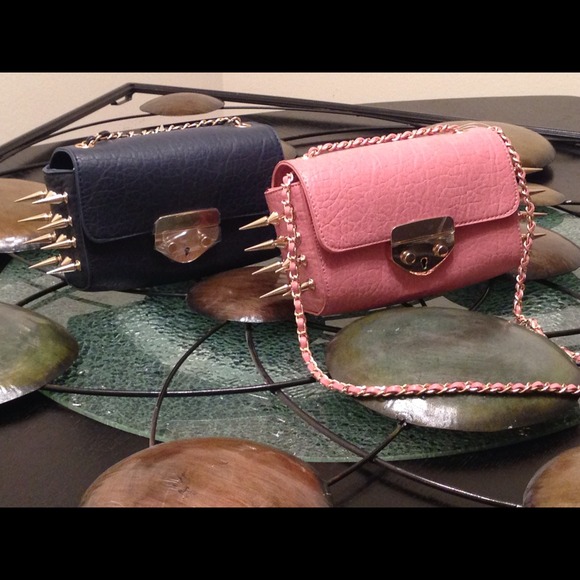 Spiked summer purses!