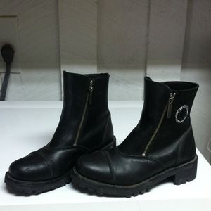 Excellent condition Harley Davidson riding boots.