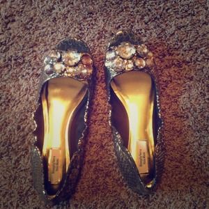 ON HOLD!! Simply Vera (Vera Wang) never worn.