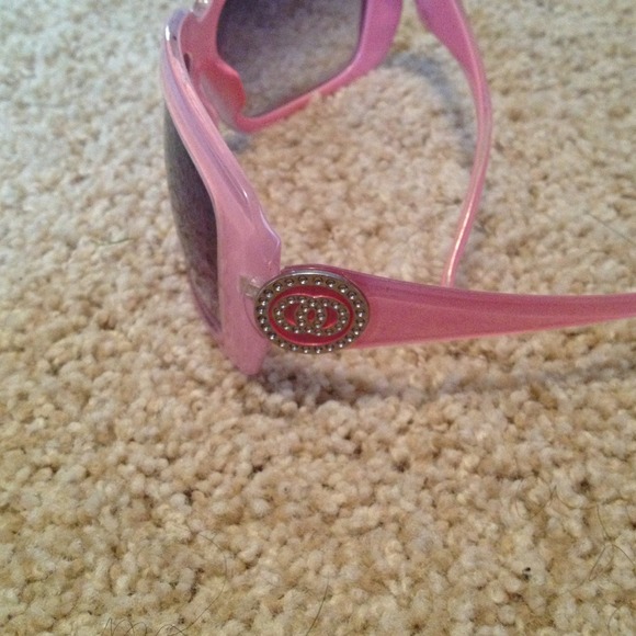 Random sunglasses - Picture 2 of 4