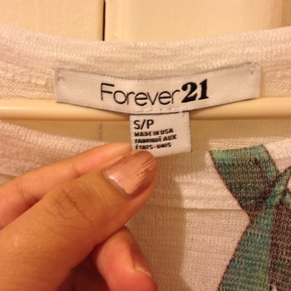 White crop top with flowers - Picture 3 of 3