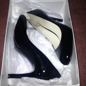 Nine West black pumps