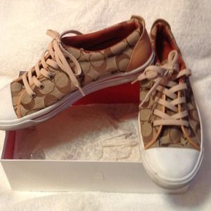 Canvas sneaker