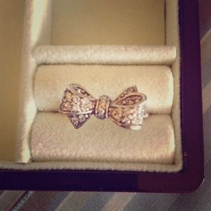 Silver bow ring