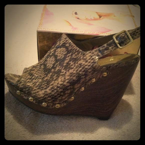 👠👠👠Jessica Simpson gorgeous platforms!!!🎁🎁🎁