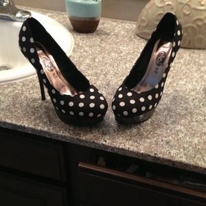 Heels size 7/8