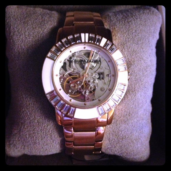 ❌❌SOLD❌❌BCBG woman's Rose Tone watch