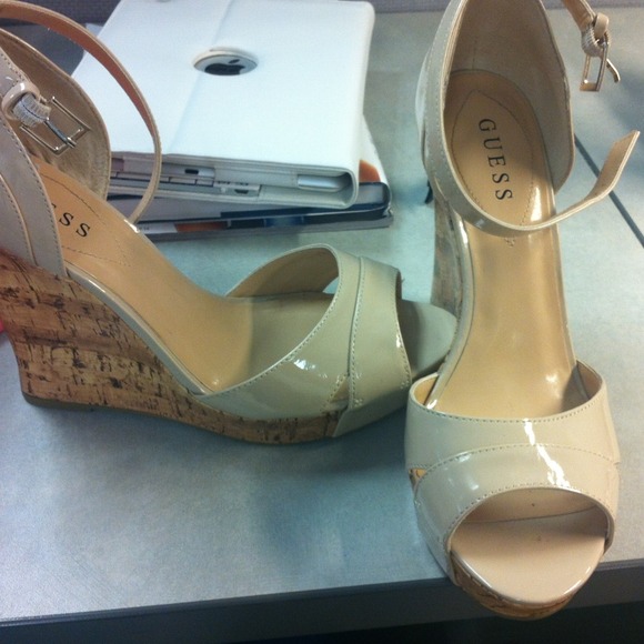 GUESS WEDGES