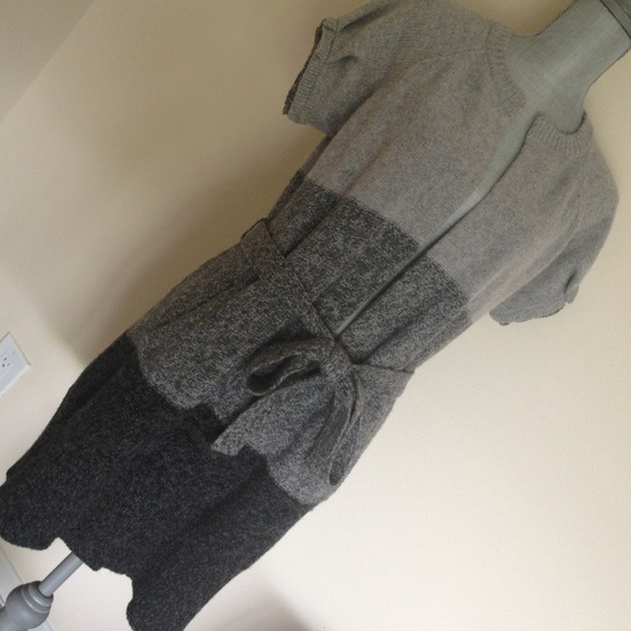 BCBGMaxAzria 100% Wool Short-Sleeve Sweater size S - Picture 1 of 4