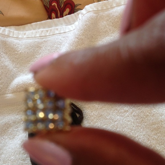 Square studs - Picture 3 of 3