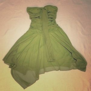 Nice green dress, new, size s