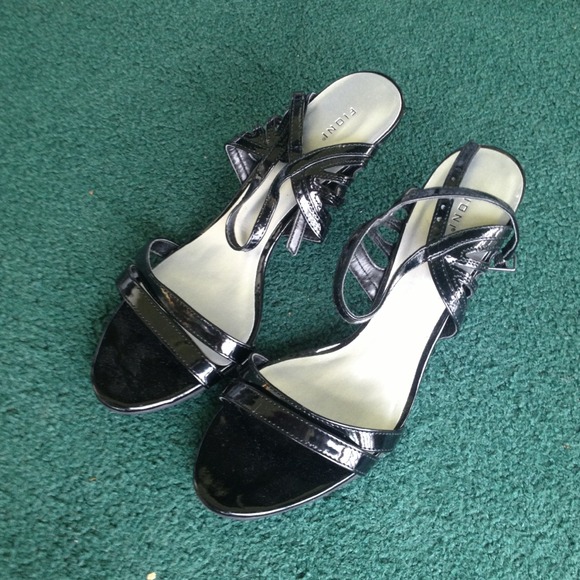 Fioni black heels! - Picture 1 of 2
