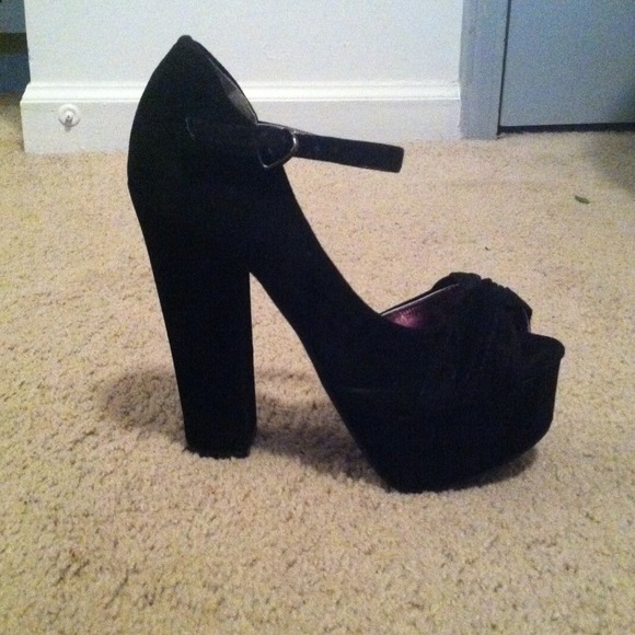 Black heels