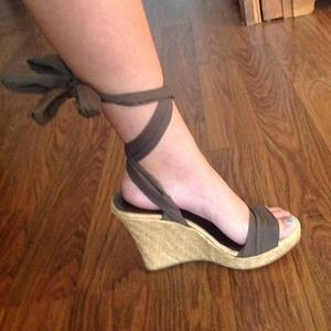 Olive Gladiator wedges