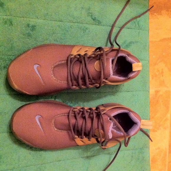 Nike running shoe Size 9.5 women