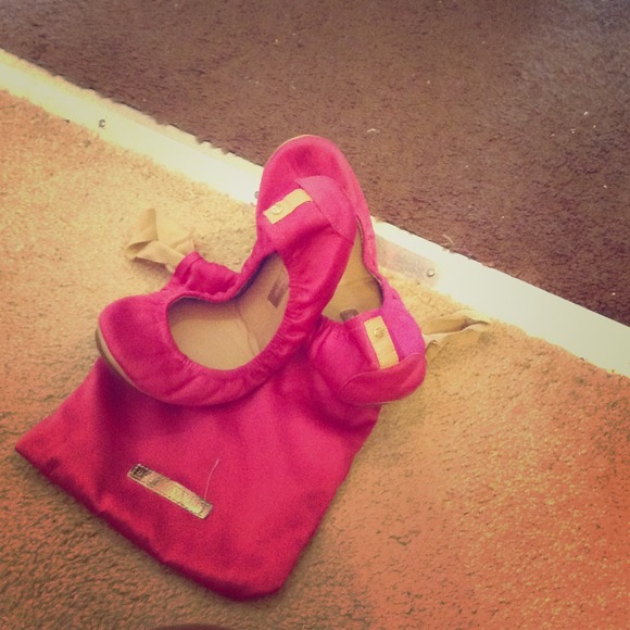 BCBGMAXAZRIA flex ballet flats - Picture 1 of 1