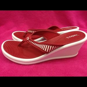 Red wedge sketchers. New size 9