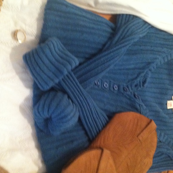 Royal blue sweater - Picture 2 of 3