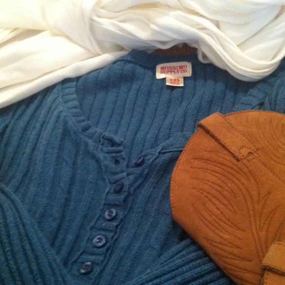 Royal blue sweater - Picture 3 of 3