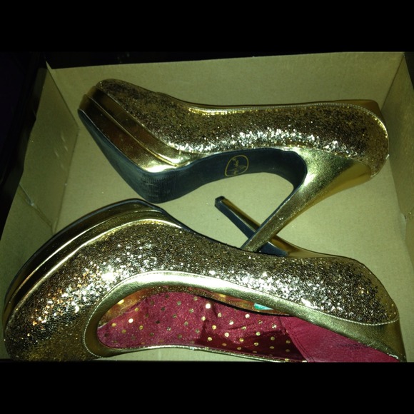 Baby Phat Gold glitter heels - Picture 2 of 4