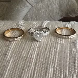Beautiful CZ wedding set 1 HOUR SALE $10.00