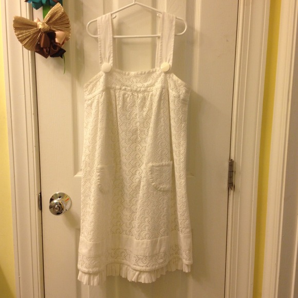 💥REDUCED!💥White lace dress