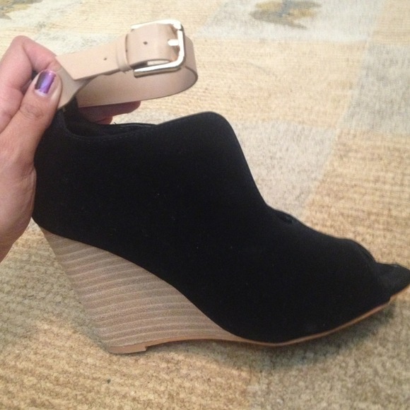Wedge shoes