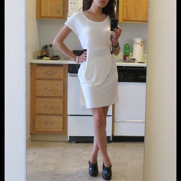 Dresses & Skirts - Elegant white dress