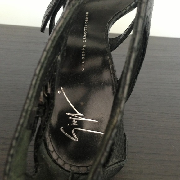 Giuseppe Zanotti Heals - Picture 2 of 3