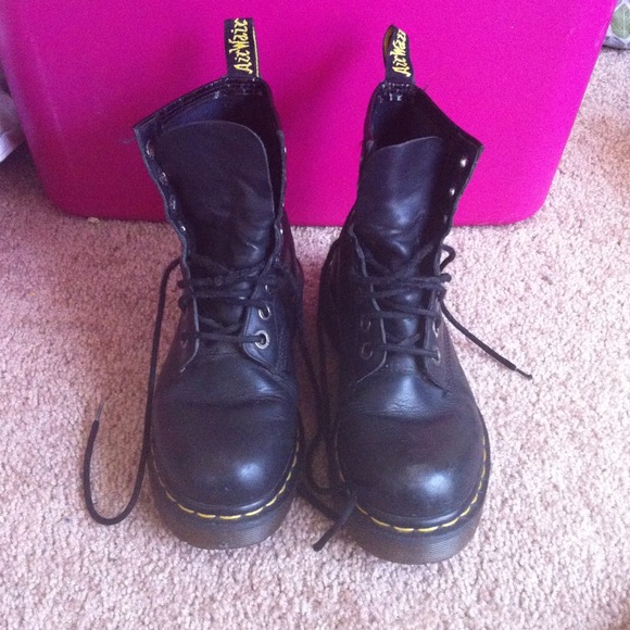 Dr. Martens Boots - Doc Martens