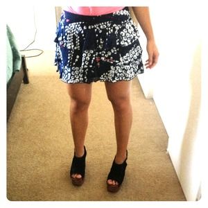 Express cute skirt