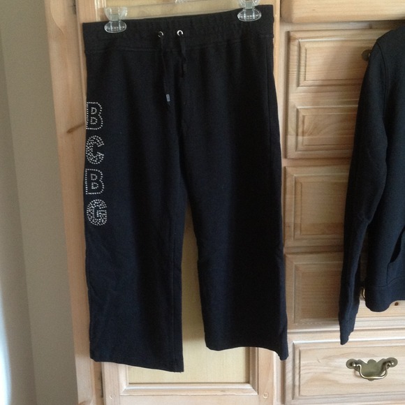 BCBG Capri pants never been worn.